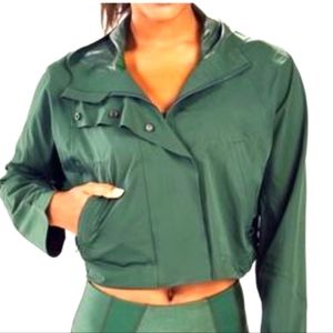 NWOT Erika Rain Fabletics XL cropped hooded rain jacket in Army green